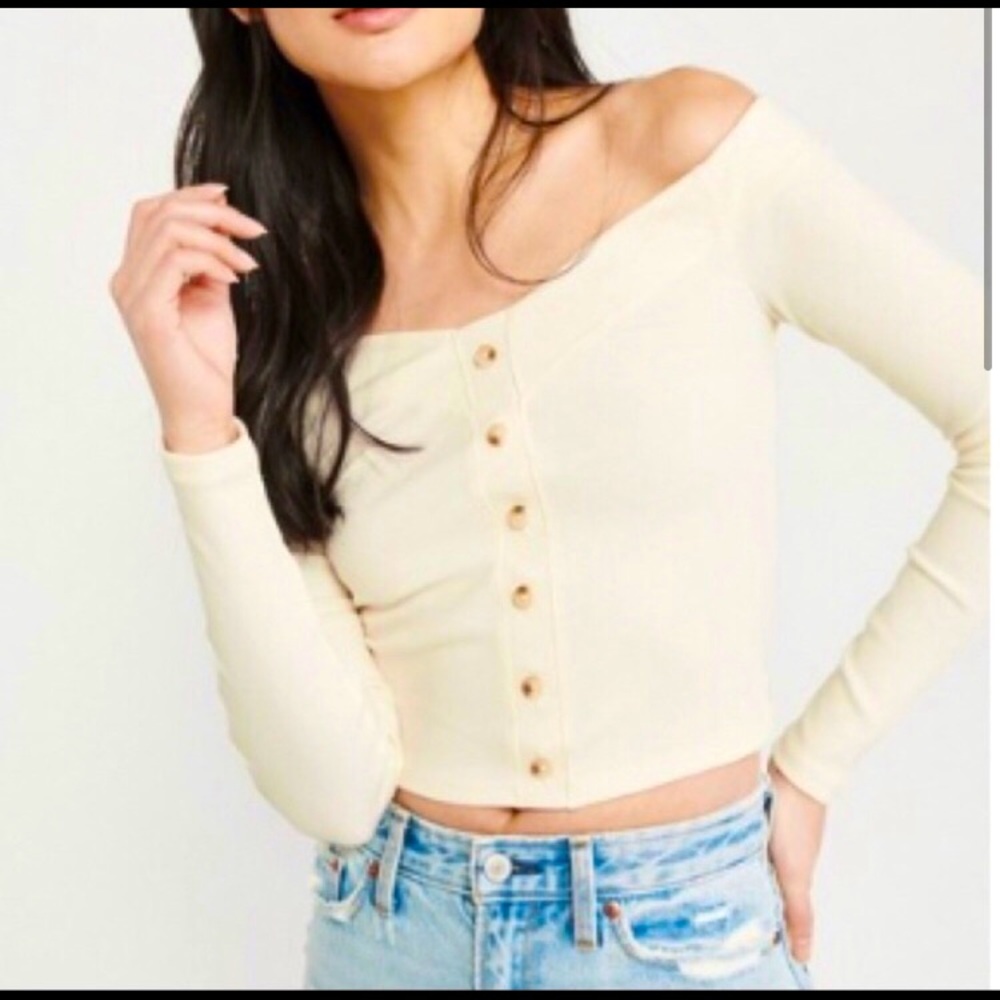 Abercrombie & Fitch off the shoulder button top